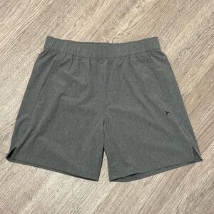 Old Navy Mens Medium Heather Gray Essential 7" Inseam Workout Shorts Quick Dry